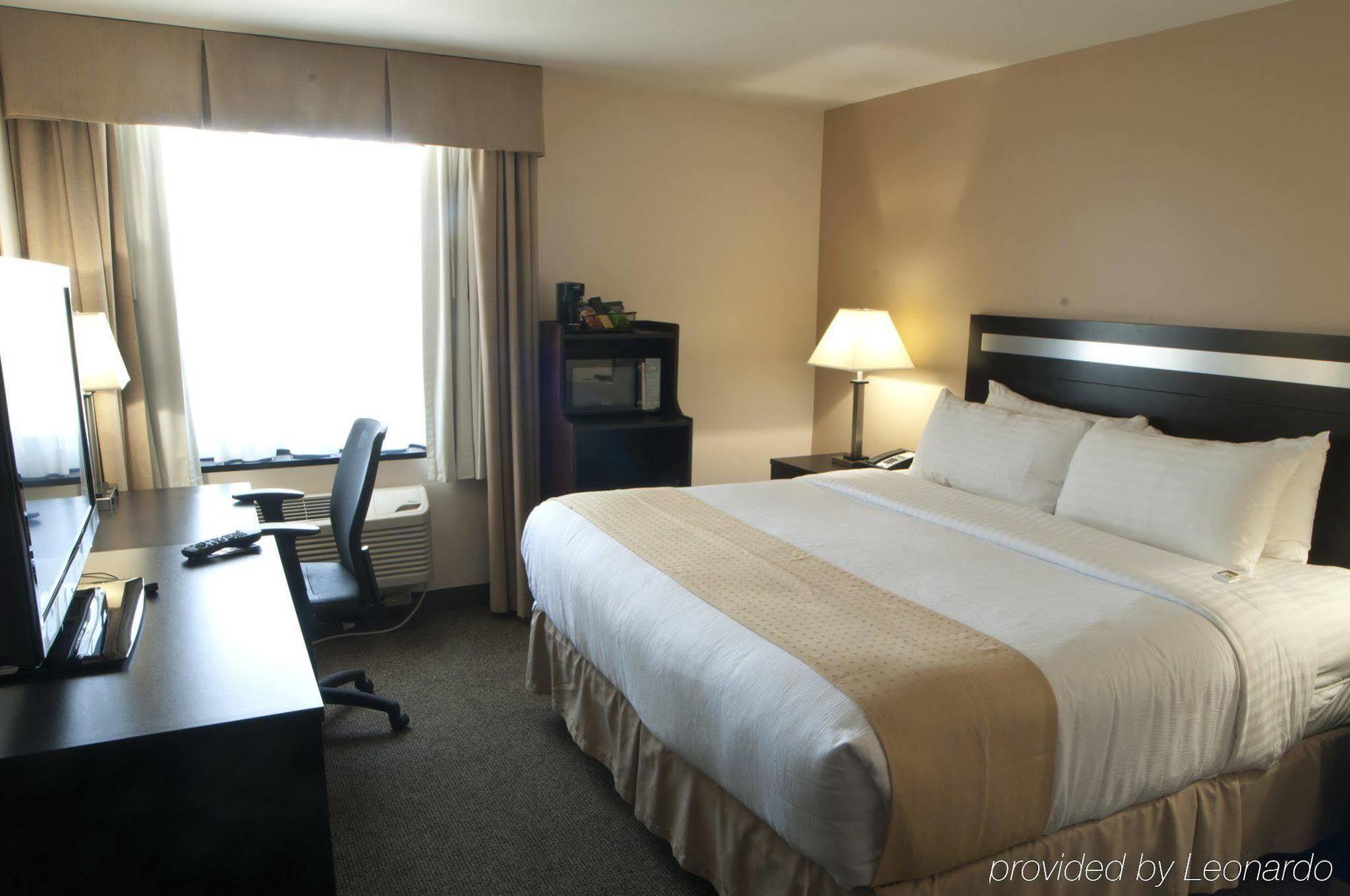 The Laguardia Hotel New York Exterior photo