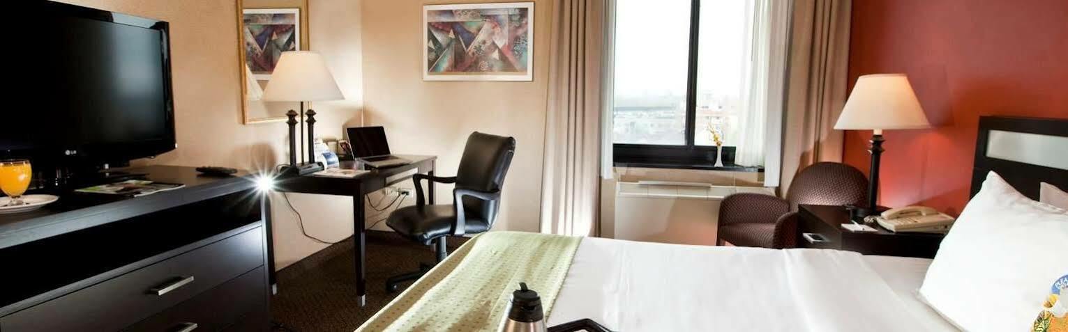 The Laguardia Hotel New York Exterior photo