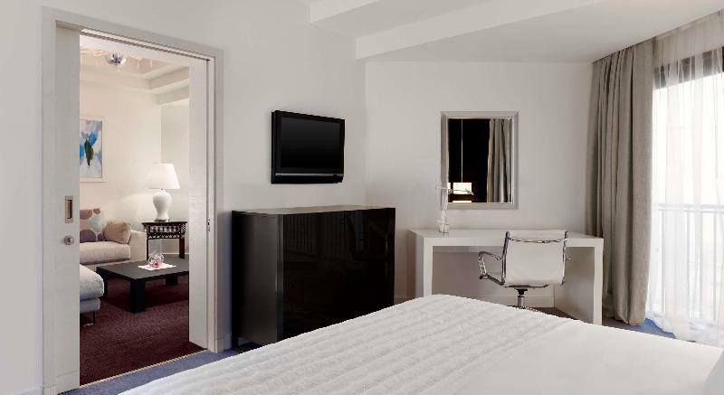 The Laguardia Hotel New York Exterior photo